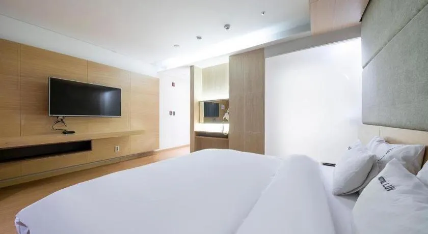 Bed in Business Design Hotel LUV