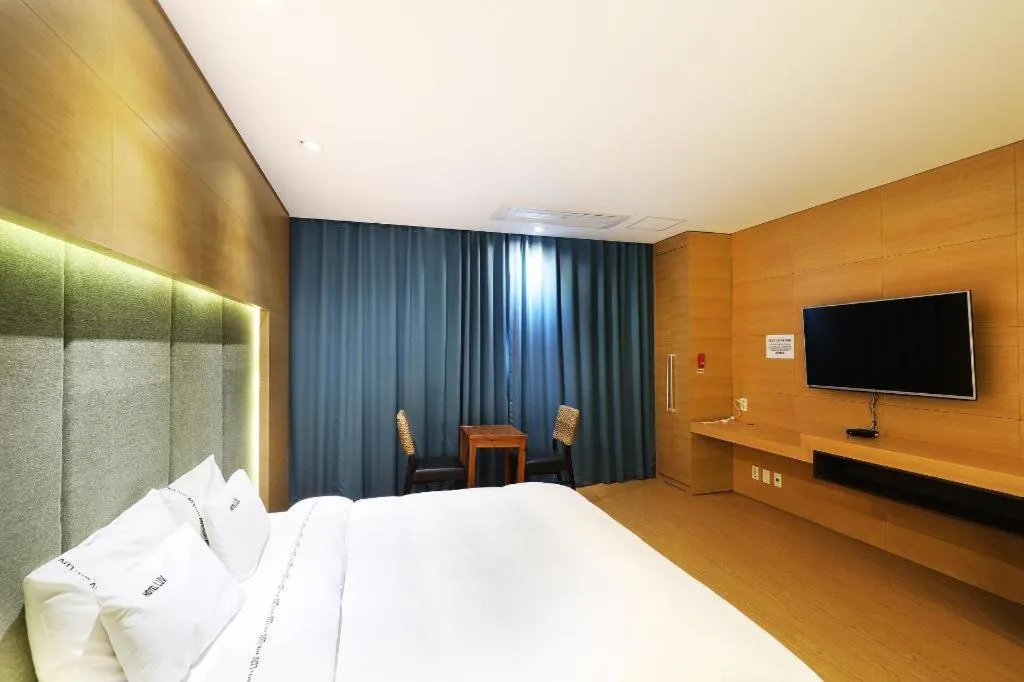 Bed in Business Design Hotel LUV