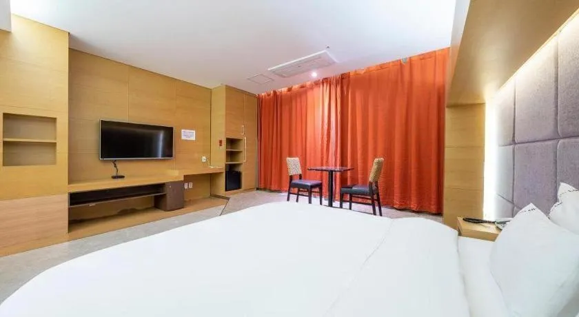 Bed in Business Design Hotel LUV