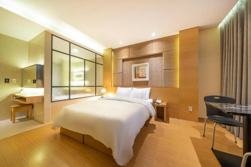 Bed in Business Design Hotel LUV