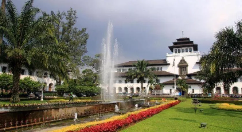 Hotel Tibera Taman Cibeunying