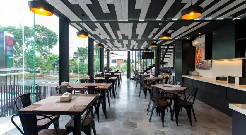 Zoom Dharmahusada Hotel