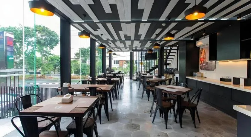 Zoom Dharmahusada Hotel