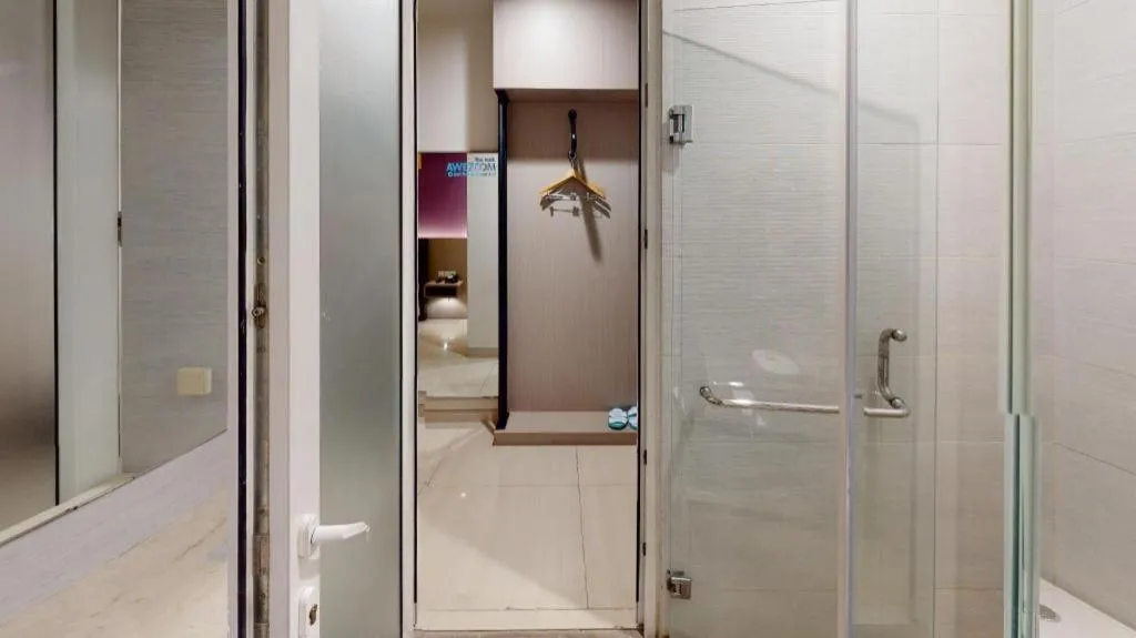 Zoom Dharmahusada Hotel