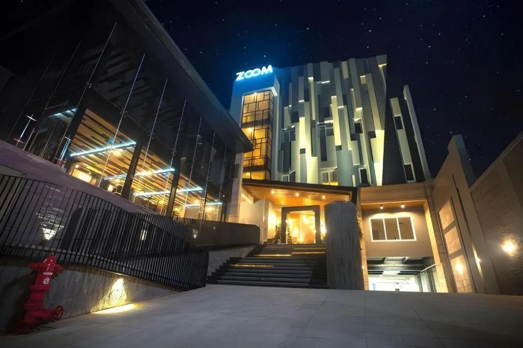 Zoom Dharmahusada Hotel