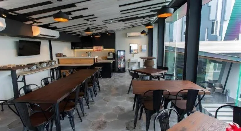 Zoom Dharmahusada Hotel