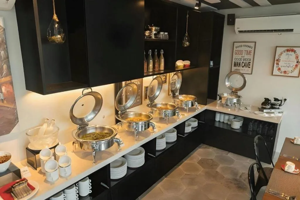 Zoom Dharmahusada Hotel