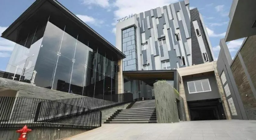 Zoom Dharmahusada Hotel