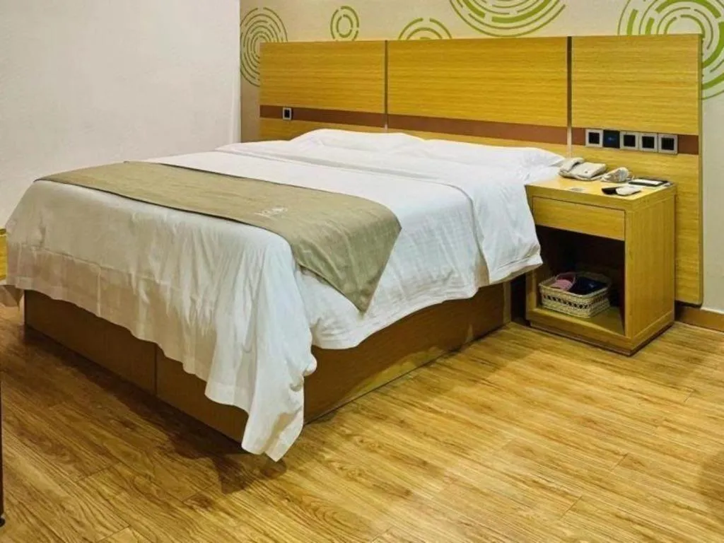 Bed in GreenTree Inn Qingyuan Qinghe Avenue Branch