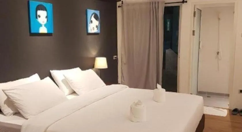 Bed in BR Hotel & Residence (Parking is available 250 meters away from the property)