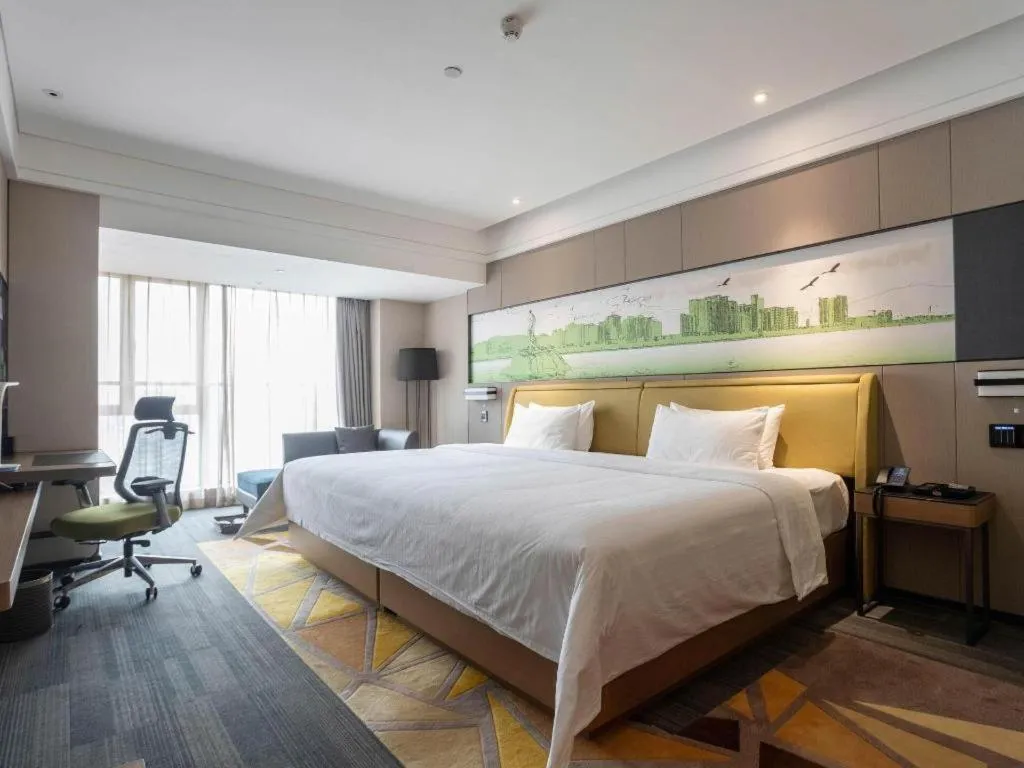 Bed in Hampton by Hilton Zhuhai Doumen