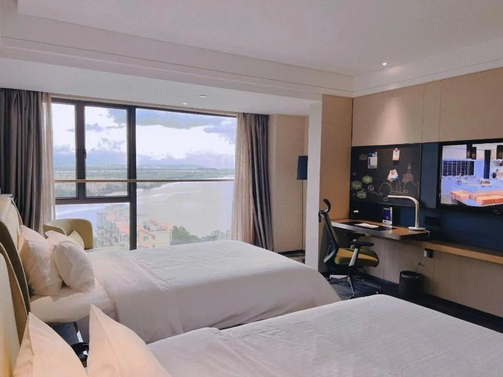 Bed in Hampton by Hilton Zhuhai Doumen