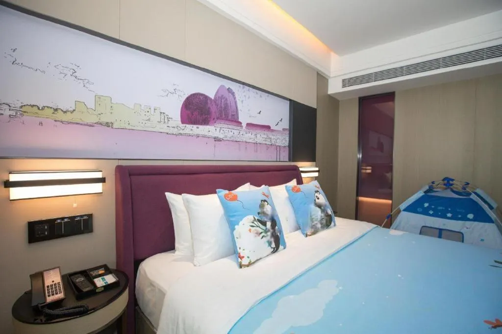Bed in Hampton by Hilton Zhuhai Doumen