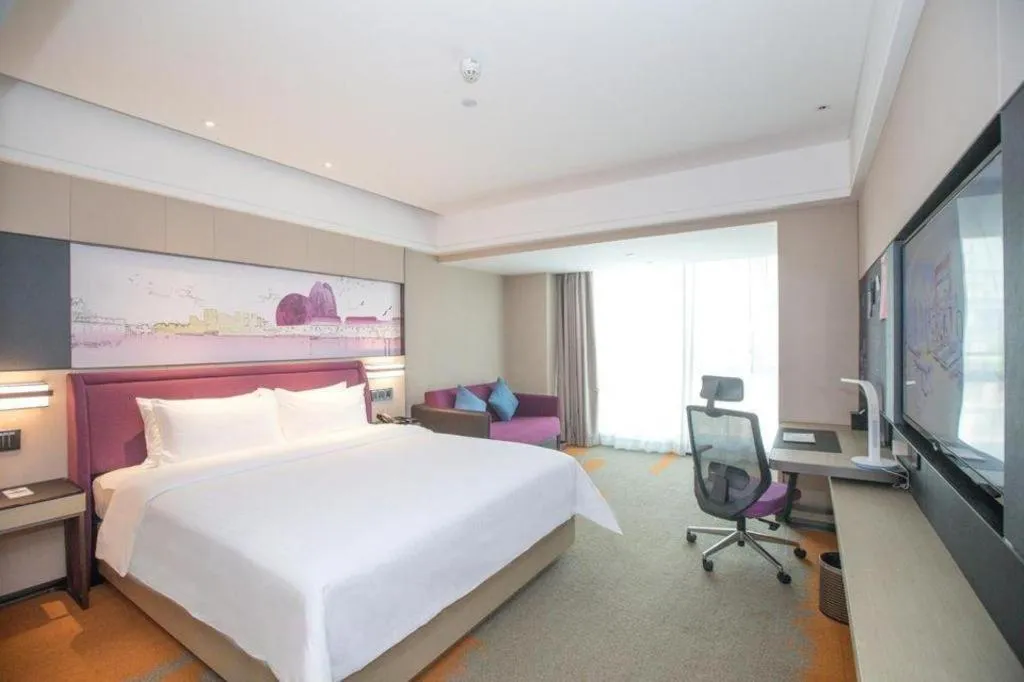 Bed in Hampton by Hilton Zhuhai Doumen