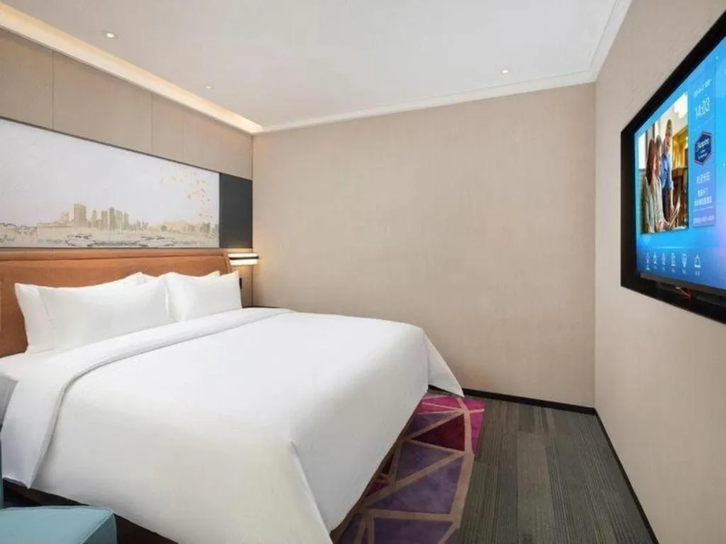 Bed in Hampton by Hilton Zhuhai Doumen