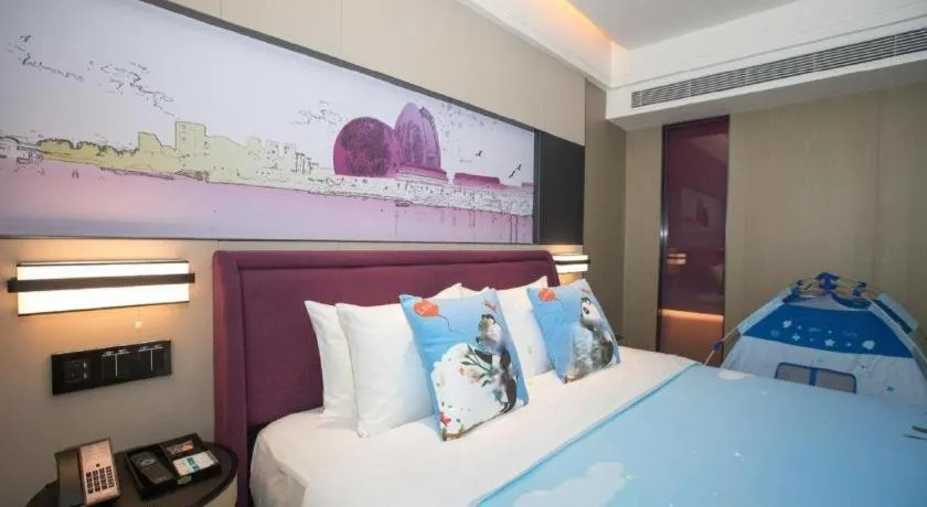 Bed in Hampton by Hilton Zhuhai Doumen