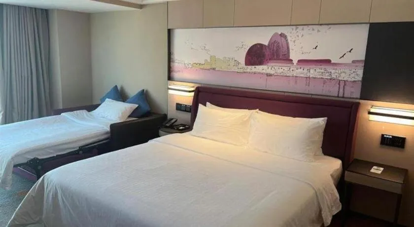 Bed in Hampton by Hilton Zhuhai Doumen