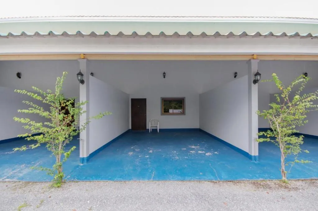 OYO 75310 Canalis Resort