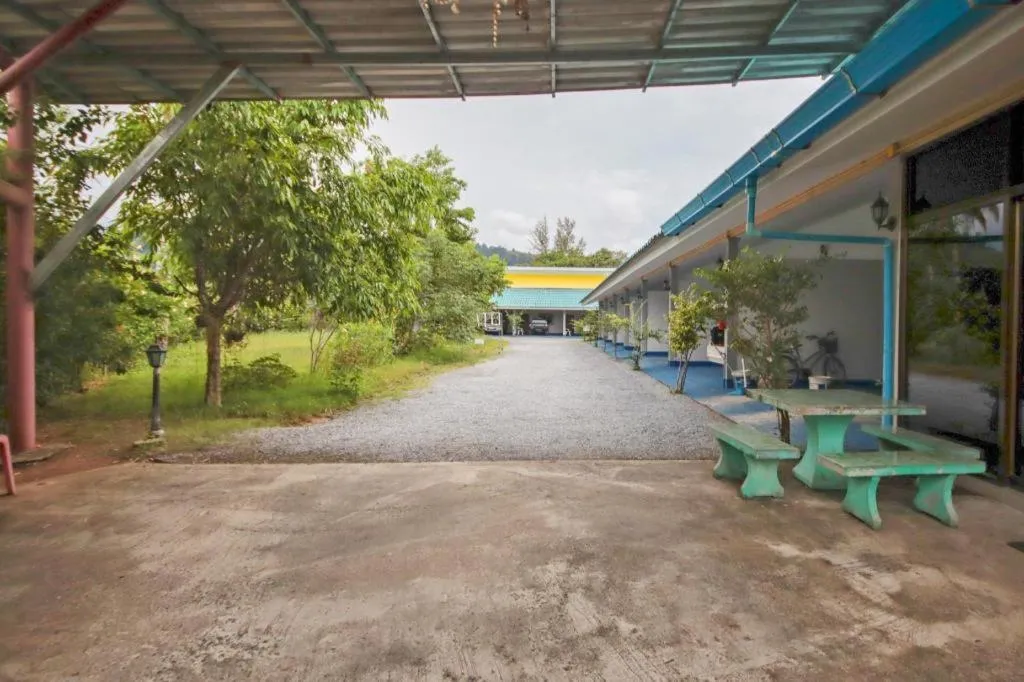 OYO 75310 Canalis Resort