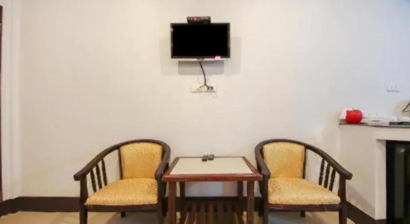 OYO 75310 Canalis Resort