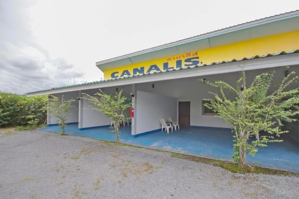 OYO 75310 Canalis Resort