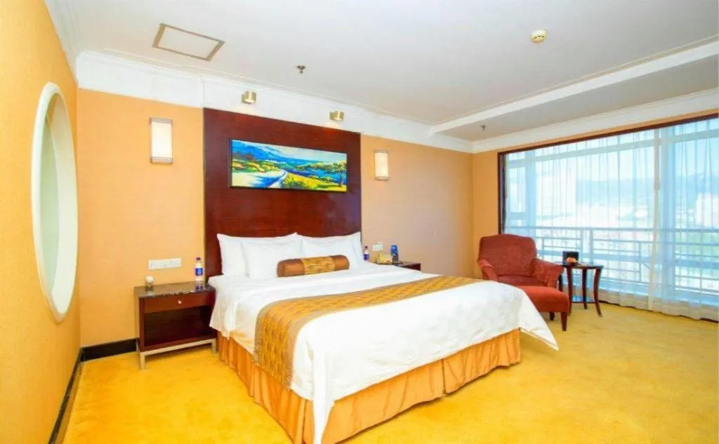 Bed in Qingdao Blue Horizon Hotel Laoshan