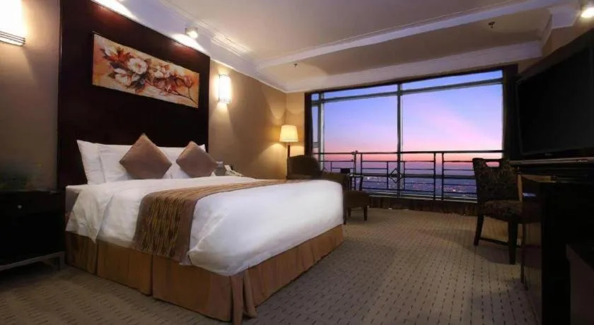 Bed in Qingdao Blue Horizon Hotel Laoshan