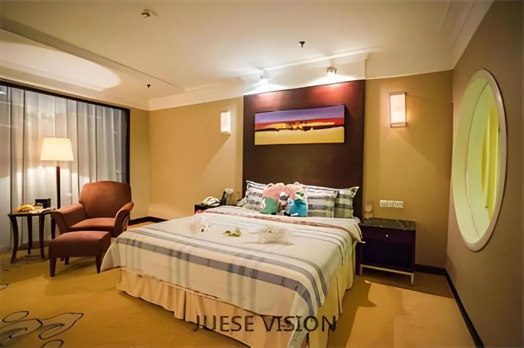 Bed in Qingdao Blue Horizon Hotel Laoshan