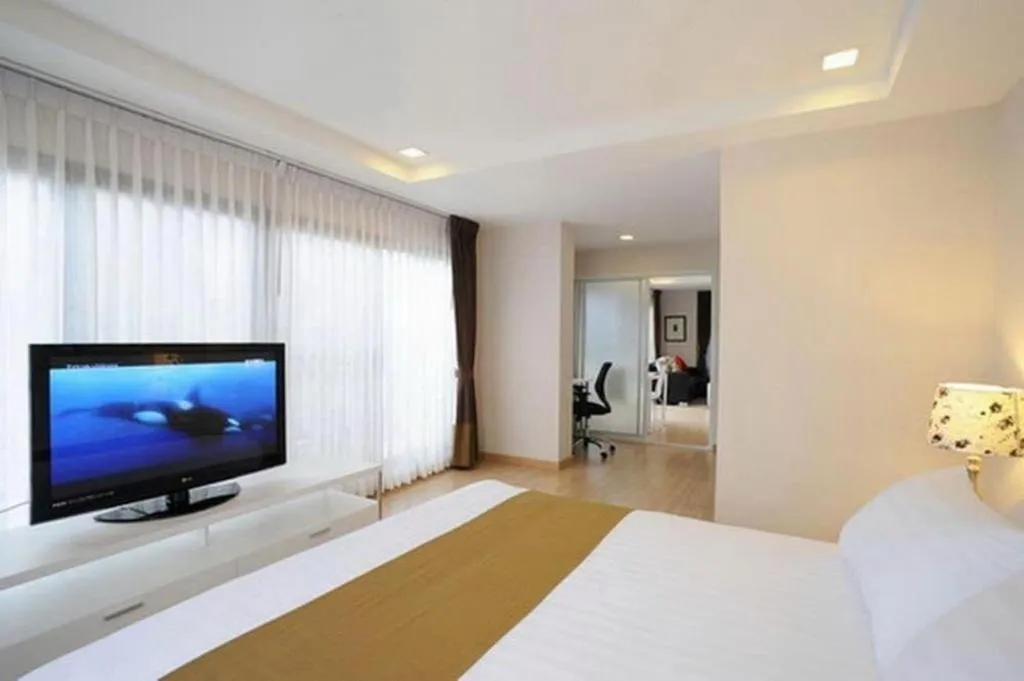 Bed in Baan K Residence