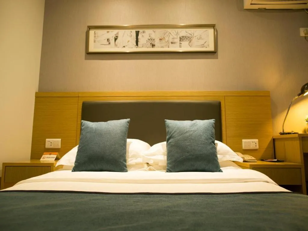 Bed in Citytel Inn