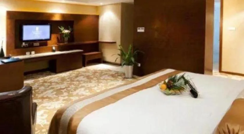 Bed in Holiday Inn Hotel & Suites Jiaxing Hangzhou Bay By IHG
