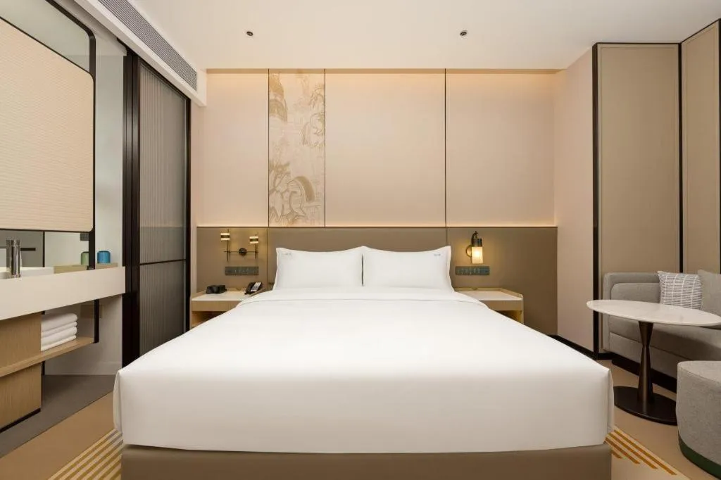 Bed in Holiday Inn Hotel & Suites Jiaxing Hangzhou Bay By IHG