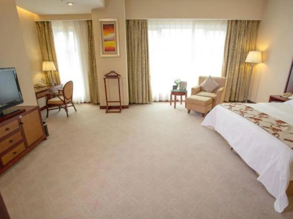 Bed in Dolton Changsha Spa Hotel