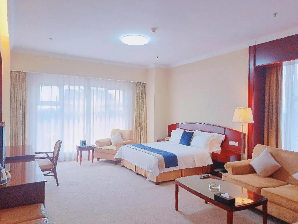 Bed in Dolton Changsha Spa Hotel