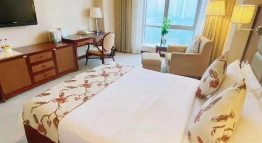 Bed in Dolton Changsha Spa Hotel