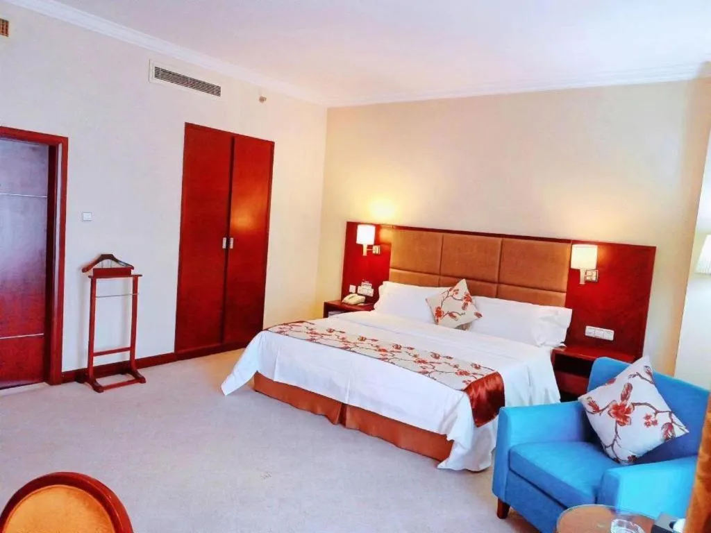 Bed in Dolton Changsha Spa Hotel