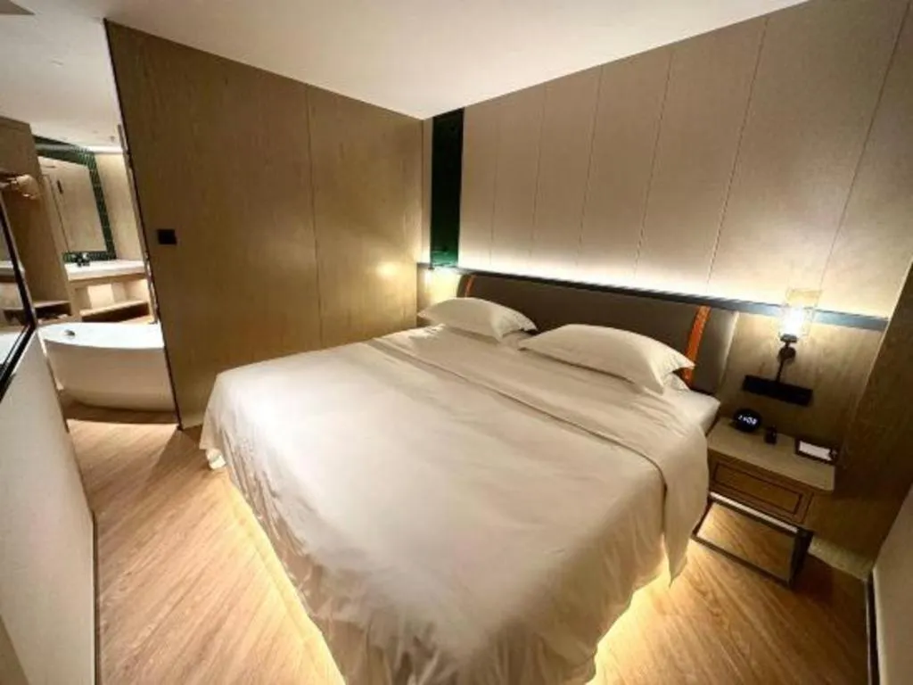 Bed in Tianrun International Hotel