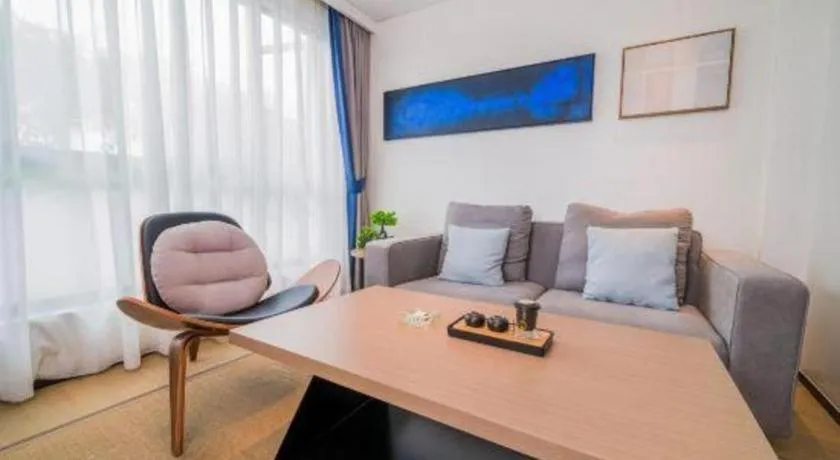 Zhongshan Louis Hotel