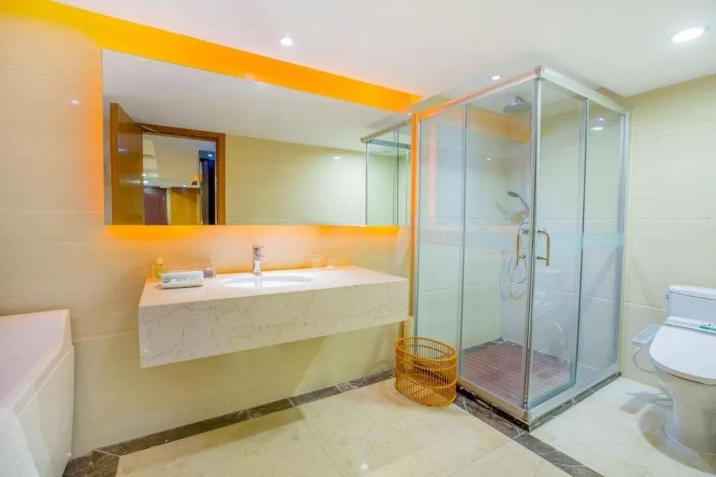 Zhongshan Louis Hotel