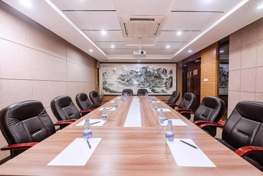 Zhongshan Louis Hotel