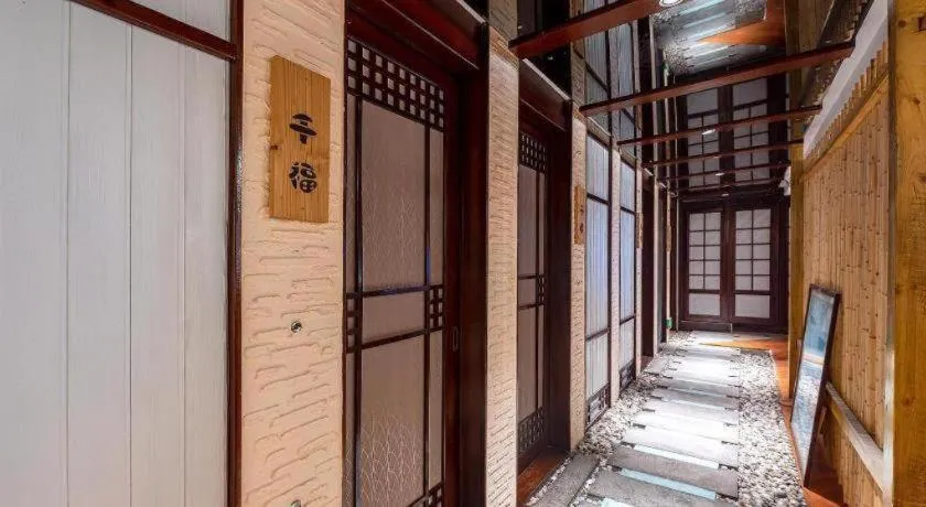 Zhongshan Louis Hotel