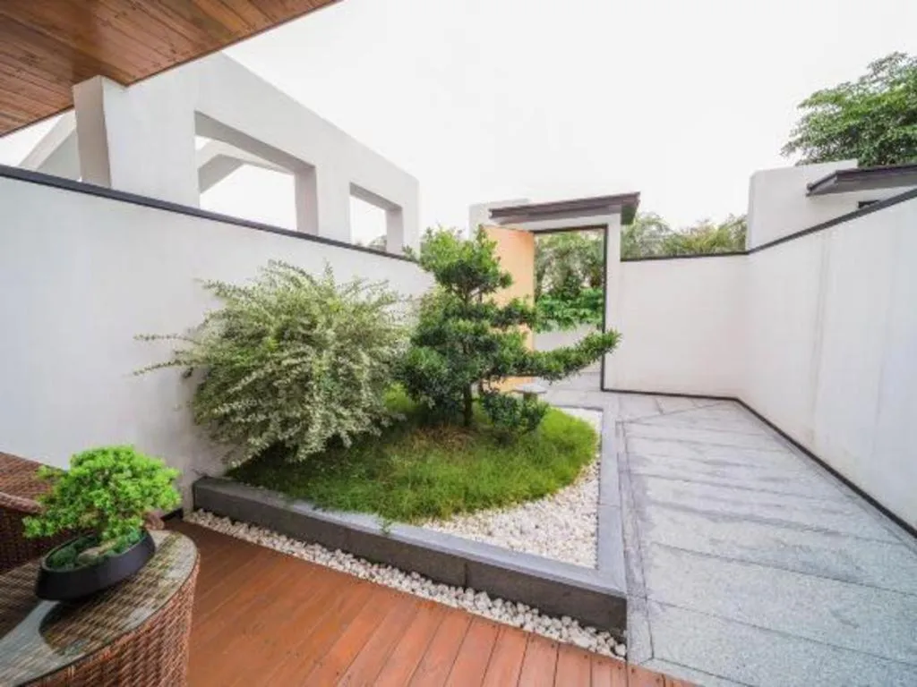 Zhongshan Louis Hotel