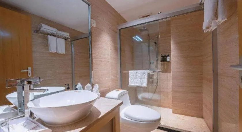 Zhongshan Louis Hotel