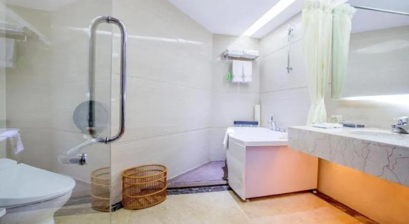 Zhongshan Louis Hotel