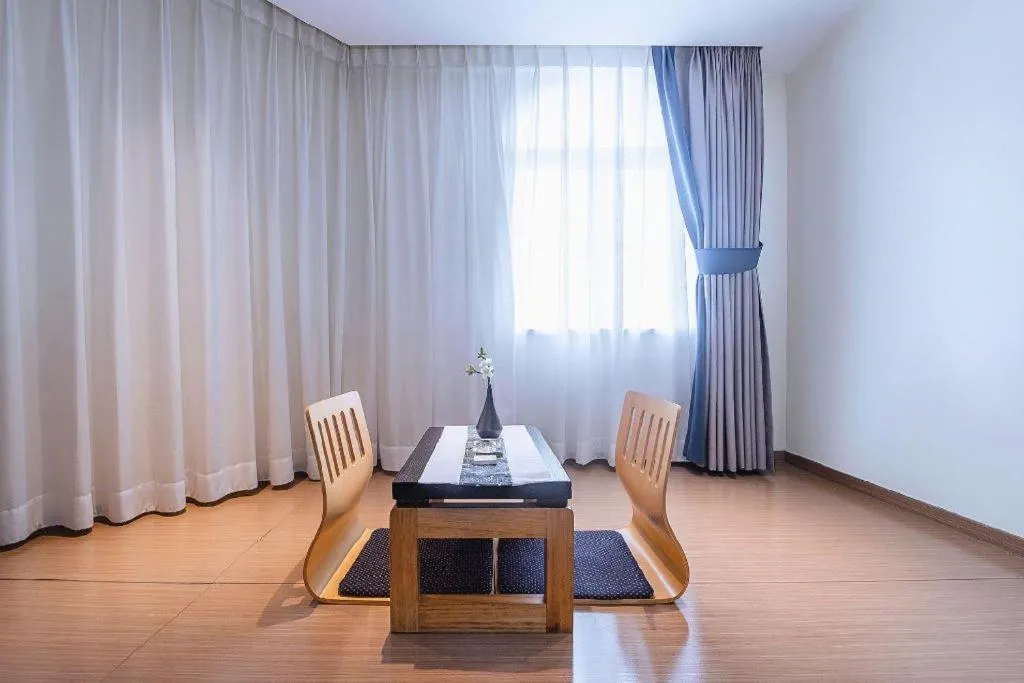 Zhongshan Louis Hotel