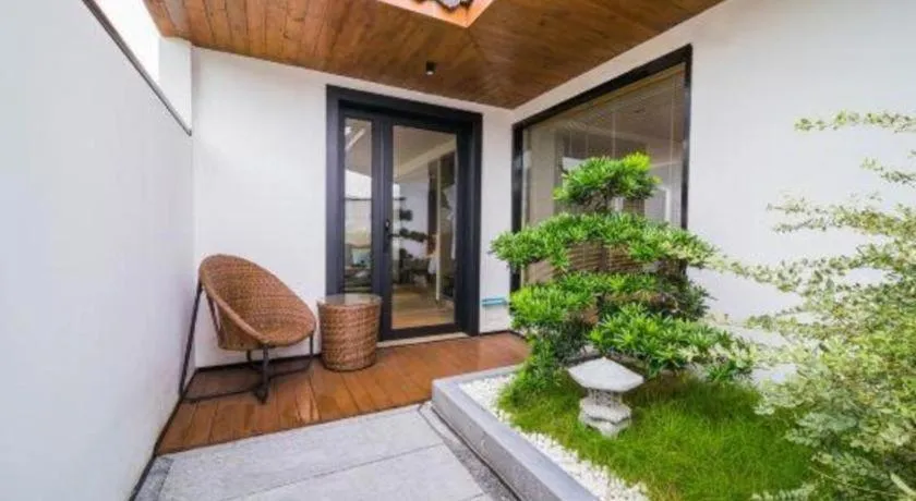 Zhongshan Louis Hotel