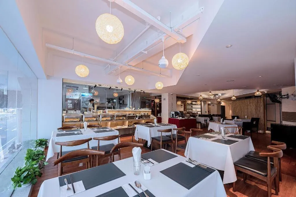 Zhongshan Louis Hotel