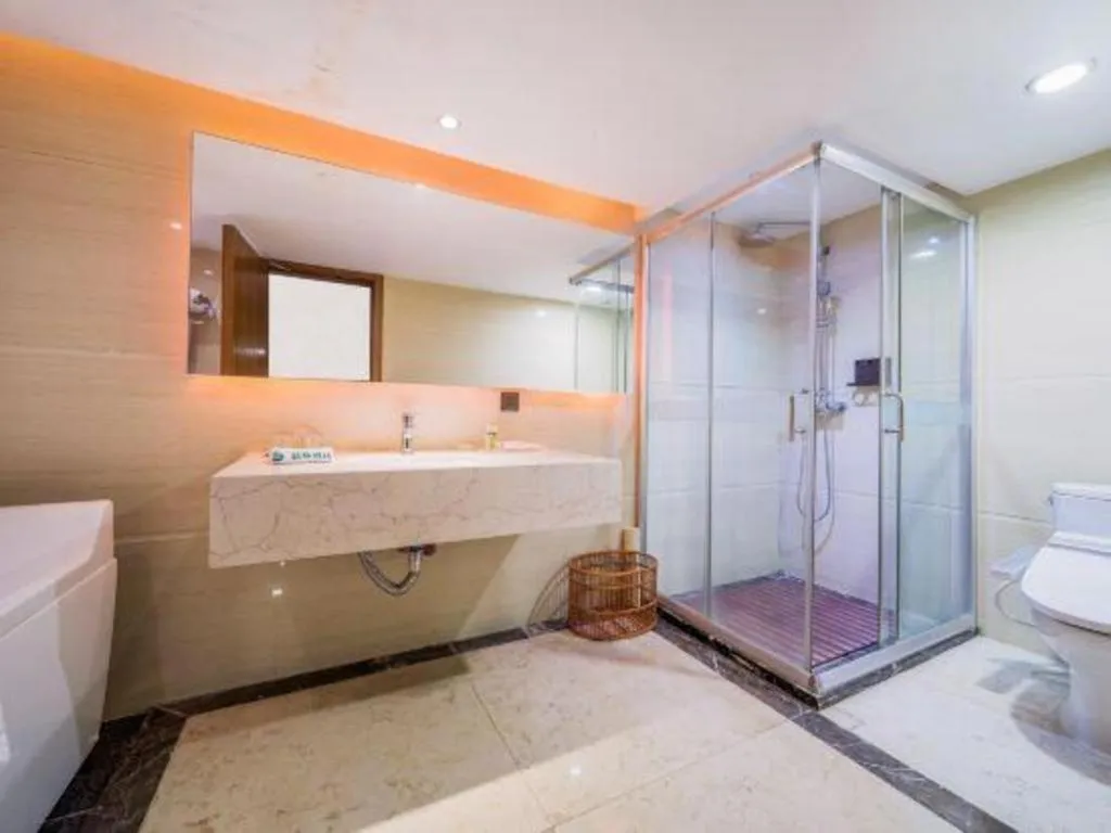 Zhongshan Louis Hotel