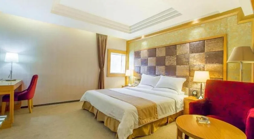 Bed in Zhongshan Louis Hotel