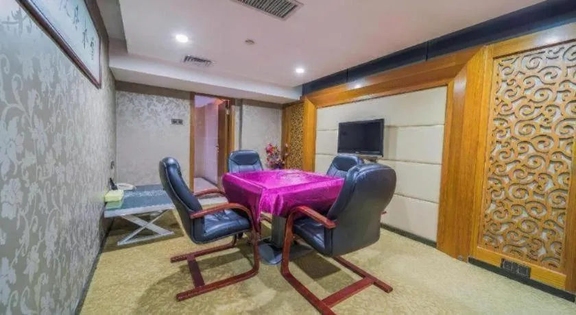 Zhongshan Louis Hotel